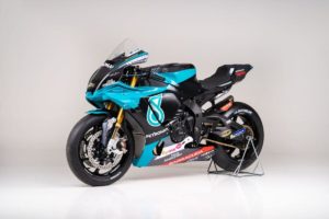 Yamaha-YZF-R1-Petronas-MotoGP-2020-8-1200x800