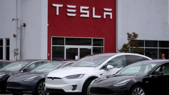 134 mil autos Tesla tienen problemas de seguridad
