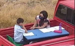 Regalan salón de clases móvil