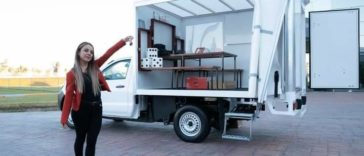 Nissan regala salón de clases móvil a una maestra y es que debido a la pandemia del Covid-19 muchos alumnos se han visto afectados en sus clases y no todos tienen la posibilidad de acceder  a clases en línea 2