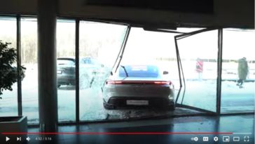 Youtuber destruye su coche por likes