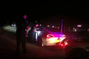 Con piloto automático adolescentes viajaron 500 km