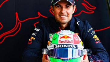Checo Pérez presenta su casco F1 temporada 2022