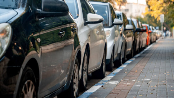 ¿Cómo estacionar un automóvil?