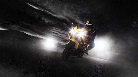 Cómo utilizar las luces de mi motocicleta