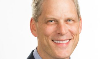 Norm de Greve es nombrado Vicepresidente de General Motors