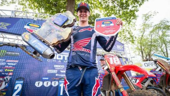 El piloto Lawrence continúa temporada perfecta en RedBud National