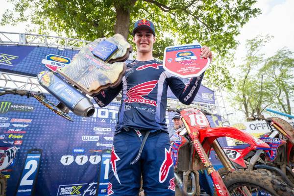 El piloto Lawrence continúa temporada perfecta en RedBud National