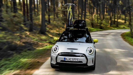 BMW invita a sus seguidores a vivir la experiencia de conducir un MINI Cooper SE 2023