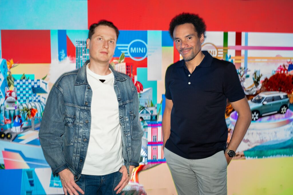 El artista Prozorov crea una presentación de la nueva familia MINI