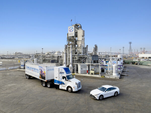 Toyota y FuelCell Energy tienen el primer sistema de producción Tri-gen